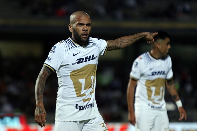 Dani Alves fez 13 jogos com a camisola dos mexicanos do Pumas