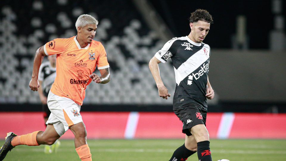 Nuno Moreira com a camisola do Vasco da Gama frente ao Nova Iguaçu