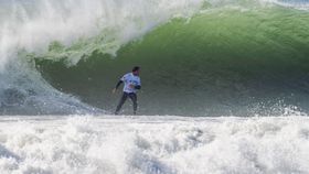 Lenda do surf doou 'prize money' a associação de apoio à saúde mental