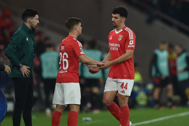Tomás Araújo foi substituído por Dahl aos 57 minutos no jogo com o Barcelona