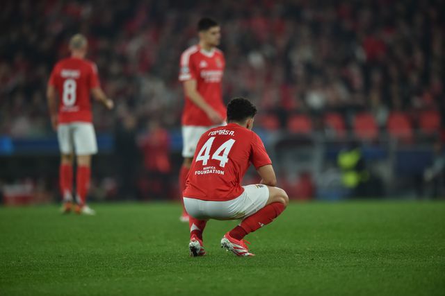Desalento de Tomás Araújo no Benfica-Barcelona (foto: Miguel Nunes)