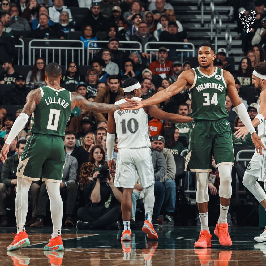 Damian Lillard e Giannis Antetokounmpo foram protagonistas na vitória sobre os Mavs