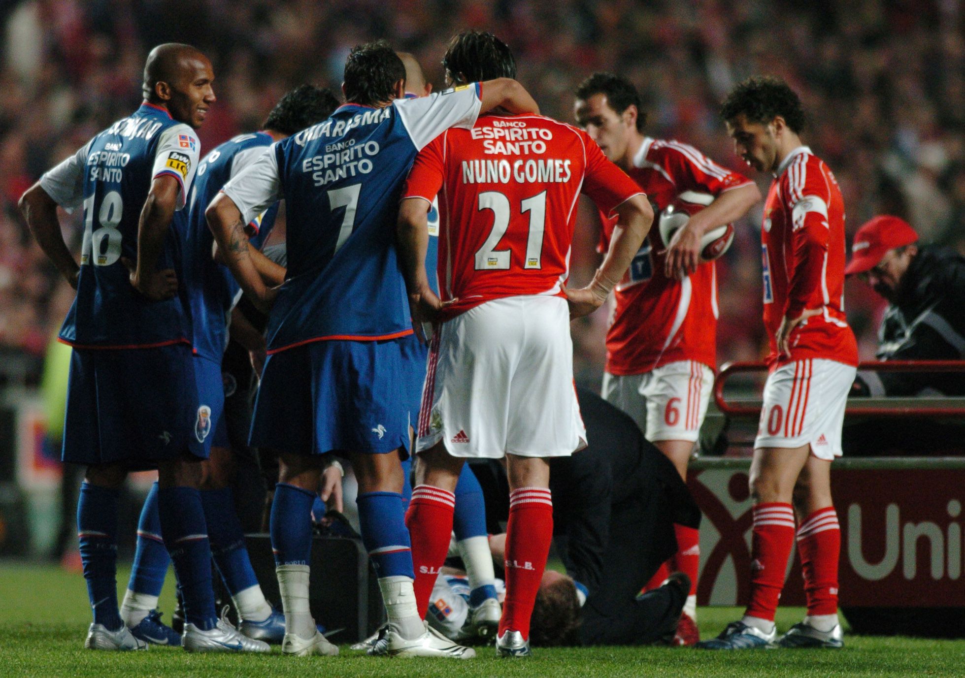 Benfica 1-1 FC Porto, 2006/07 jornada 23. Campeão FC Porto. Empate amargo para as águias que podiam ter ultrapassado os dragões na tabela - Foto: Alexandre Pona