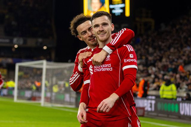 Andrew Robertson foi a figura do Wolves-Liverpool na Taça