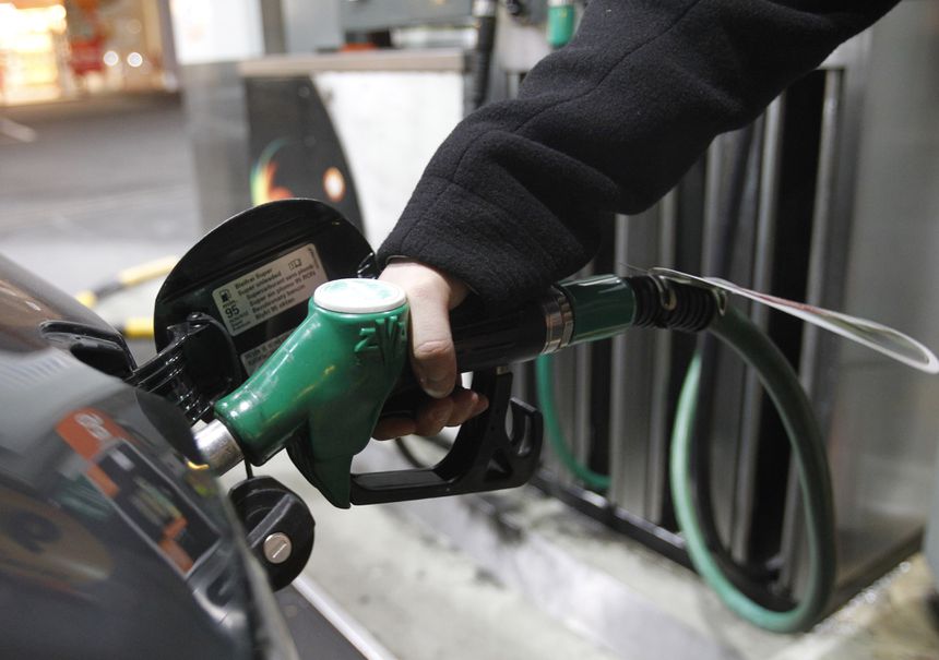 Os preços dos combustíveis vão aumentar - Foto: ABOLA