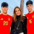 Nicolás e Jacobo Afonso com a mãe, que é espanhola