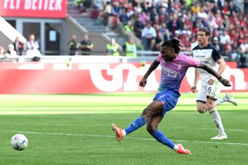 Milan vence Lecce com golo de Rafa Leão