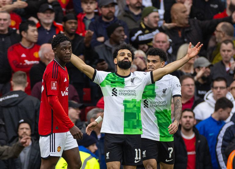 Salah 'pica' Manchester United e relembra frase de Postecoglou