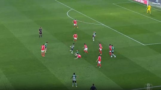 VÍDEO: Aursnes expulso e falha Moreirense