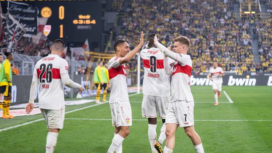 Estugarda vence em Dortmund e iguala Bayern