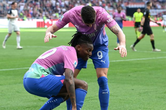 Vídeo: Rafael Leão faz o terceiro do Milan e 'inaugura' celebração