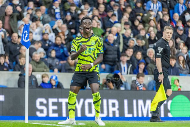 Premier League: Arsenal vence e sobe provisoriamente à liderança