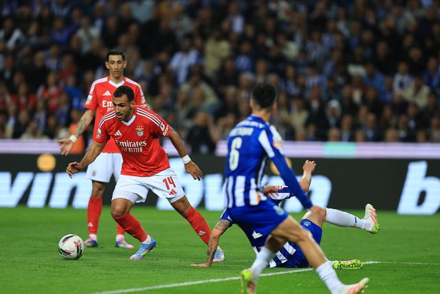 Rodeado de estrelas, Pavlidis tocou no céu: as notas dos jogadores do Benfica