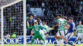 Celtic perde com o último e adia tetracampeonato escocês