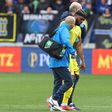 Nuno Tavares regressa à competição... e volta a lesionar-se