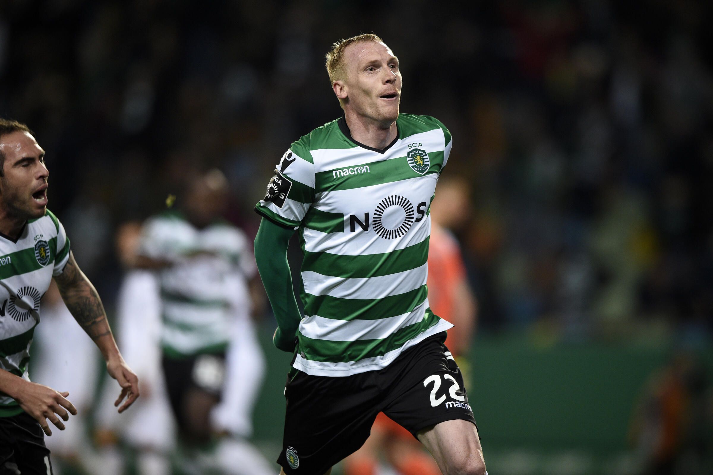 Mathieu, Campeão pelo Barcelona, Trabalha Agora em Loja Desportiva - desporto news from SAPO