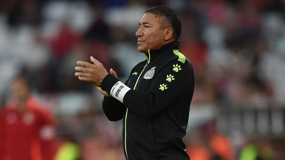 Lito Vidigal dá indicações aos seus jogadores durante o Benfica-Boavista no Estádio da Luz
