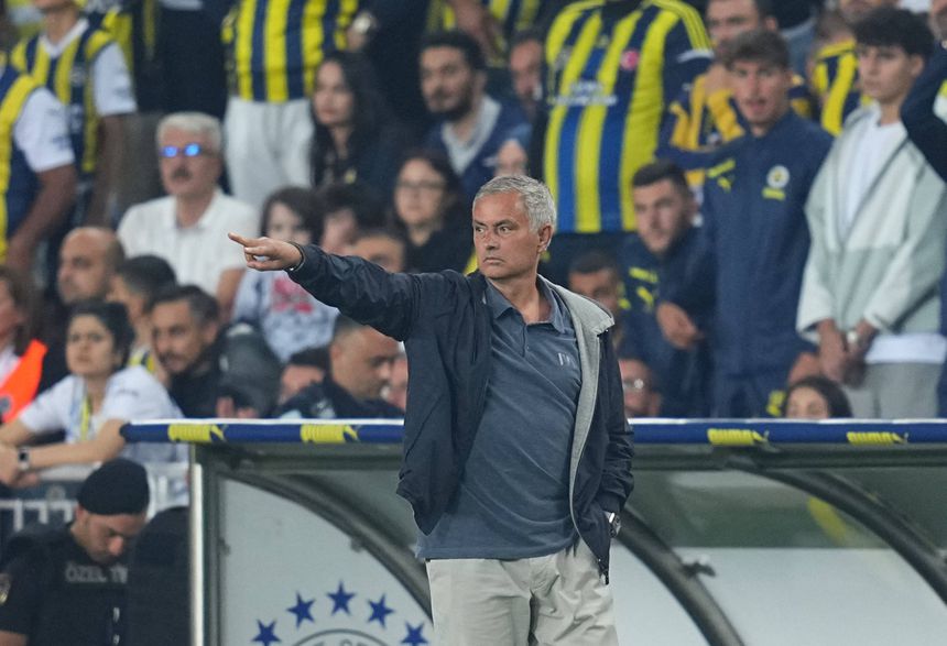 José Mourinho, treinador do Fenerbahçe (Foto: IMAGO)