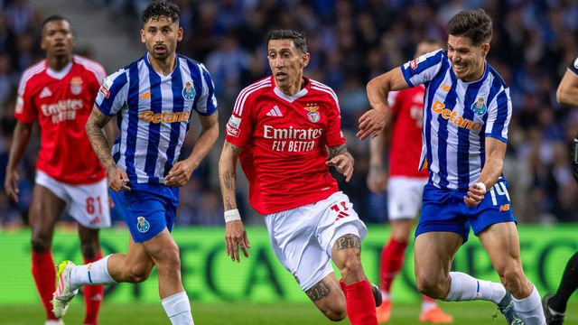 Di María em vantagem no clássico (Foto: Miguel Lemos/IMAGO)