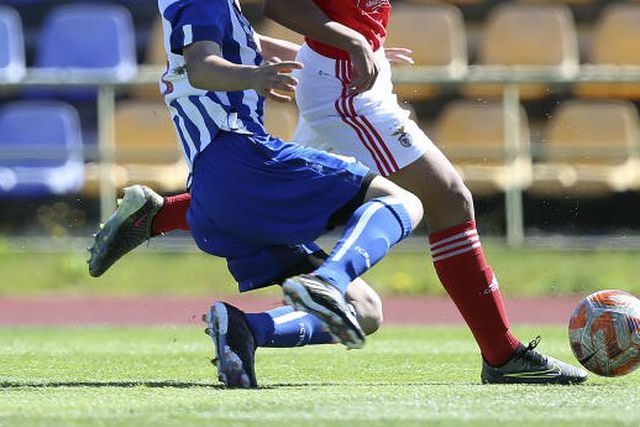 FC Porto-Benfica em juvenis: mais emoção era impossível no primeiro clássico do dia