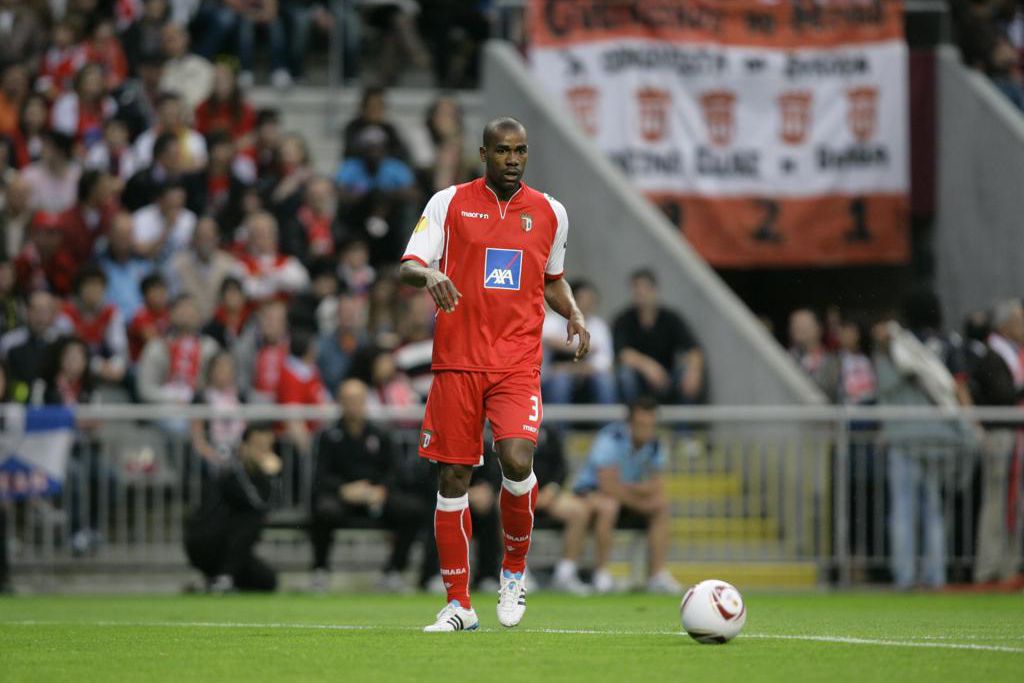 Central brasileiro não esconde que terá sempre o emblema minhoto no coração — Foto: D. R.