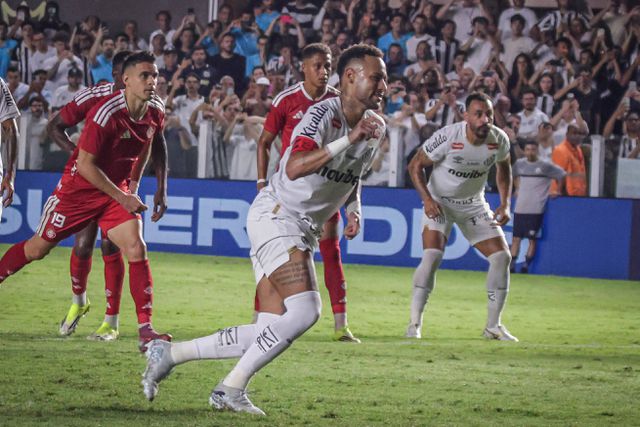 Neymar em ação pelo Santos