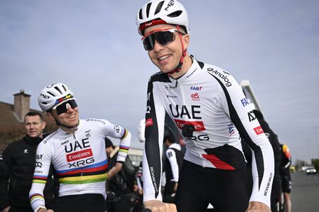 Florian Vermeersch, ao lado de Pogacar, está na UAE Emirates desde 2025     Fotografia Imago