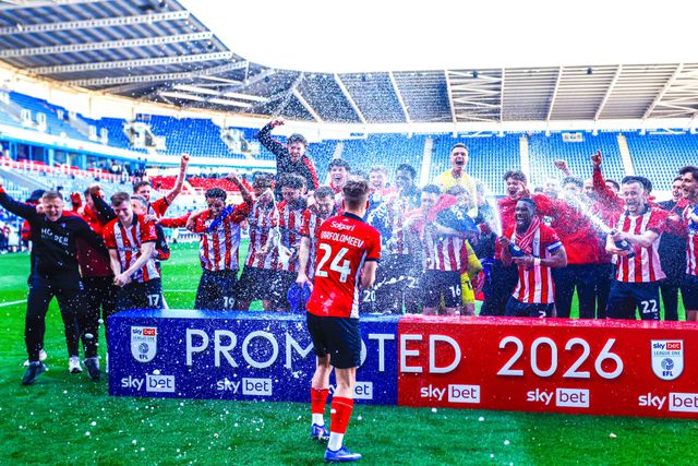 Histórico: Lincoln City regressa ao Championship 65 anos depois