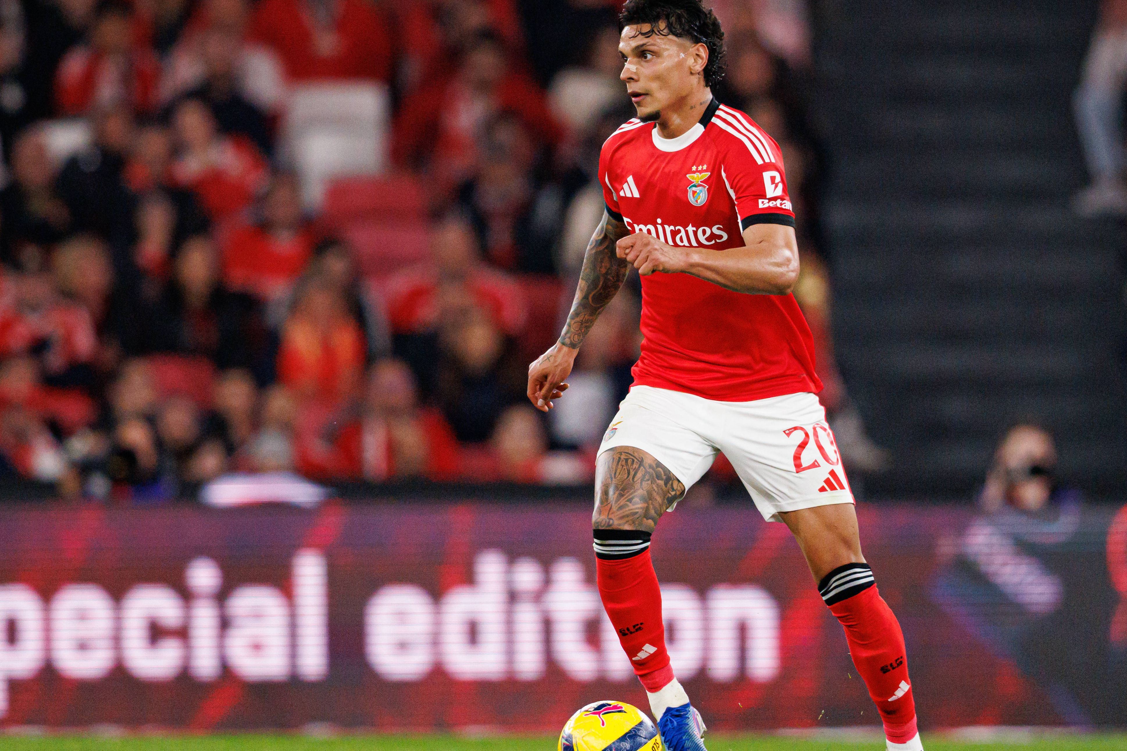 Richard Ríos tem estado em evidência no duelo entre águias e gansos