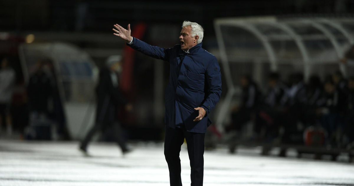 Mourinho dececionado: «Há jogadores que não comem futebol...»»