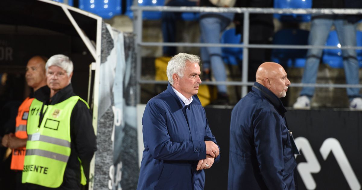 Mourinho deixa garantia sobre futuro no Benfica