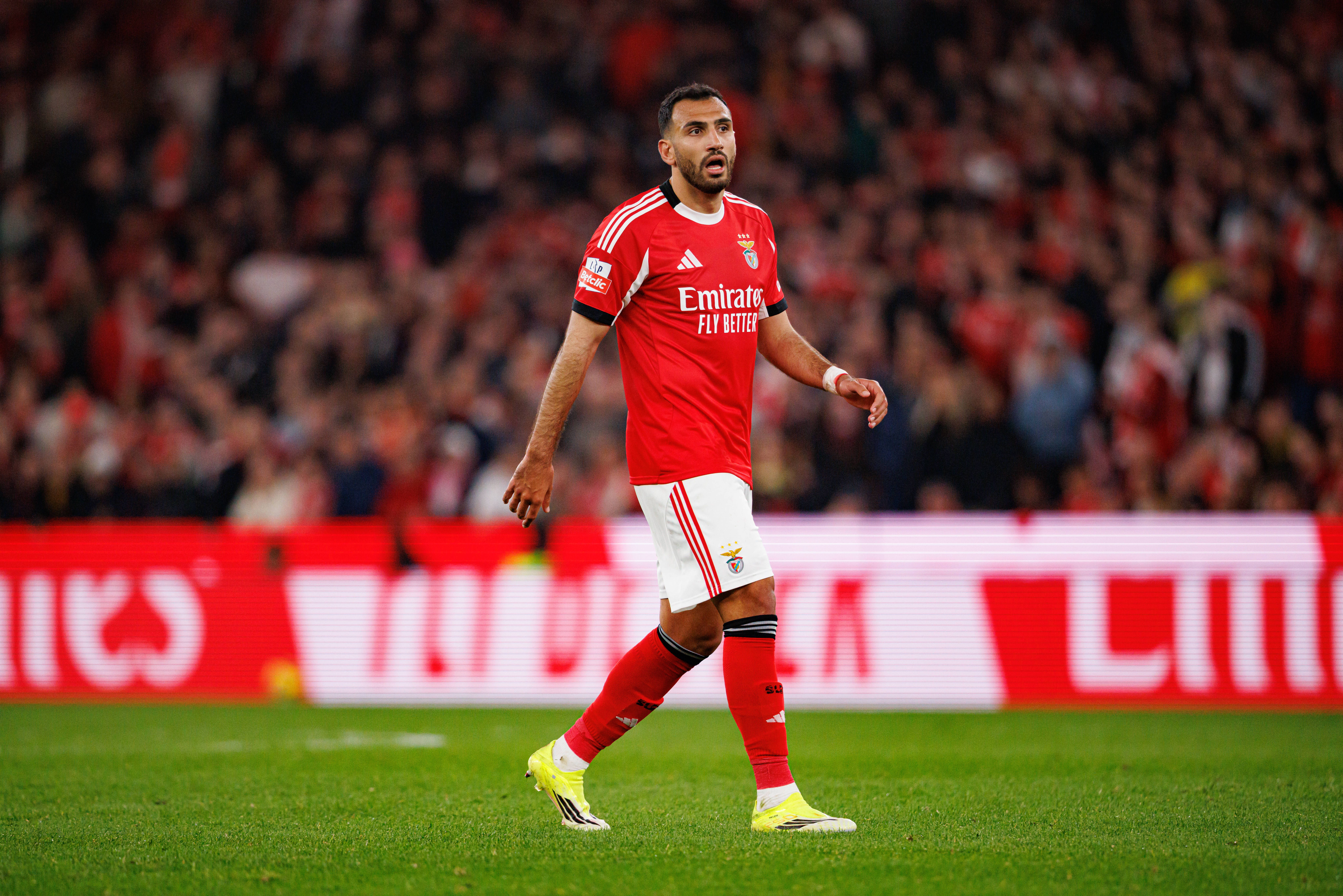 Pavlidis continua indiscutível no ataque