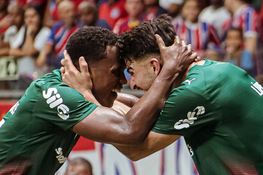 Festa dos jogadores do Palmeiras na vitória sobre o Bahia