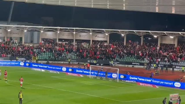 Assobios em Rio Maior: adeptos do Benfica não perdoam equipa (vídeo)