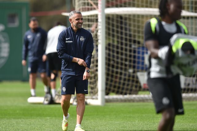 Rui Borges no treino do Sporting antes do jogo com o Arsenal - Foto: Miguel Nunes