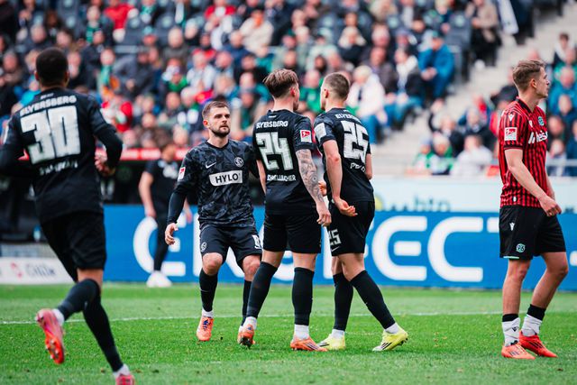 É financiado por um colírio, 'exportou' o diretor desportivo para Dortmund e vai lutar pela Bundesliga