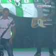 Adeptos do Sporting cantam em uníssono