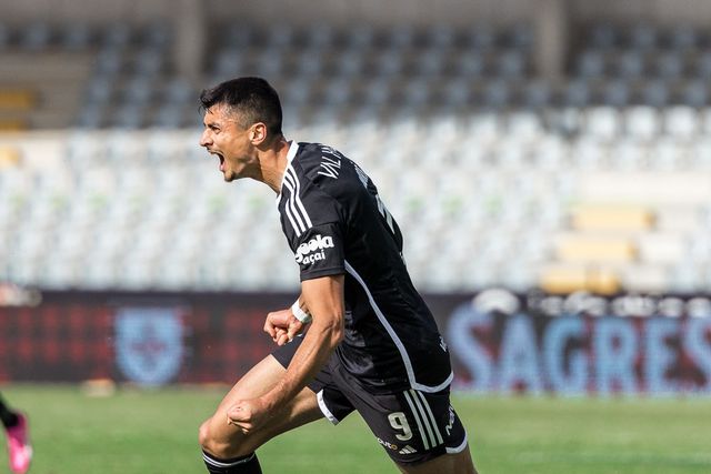 Ataque em remodelação no Casa Pia: sai (pelo menos) Lacxmicant, entra Clau