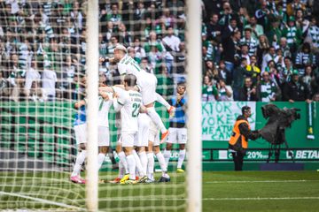 Leões recebem troféu no último jogo em Alvalade