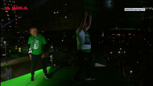 A chegada dos campeões ao palco do Marquês de Pombal