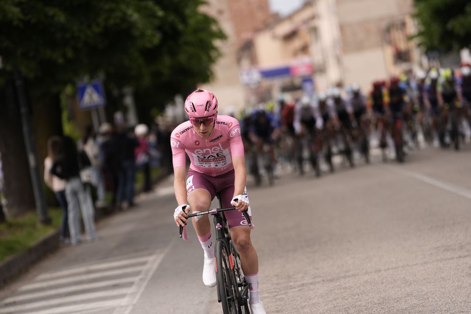 Pogacar e o ataque tardio na 3.ª etapa do Giro: «Foi como uma saída em grupo de amigos»