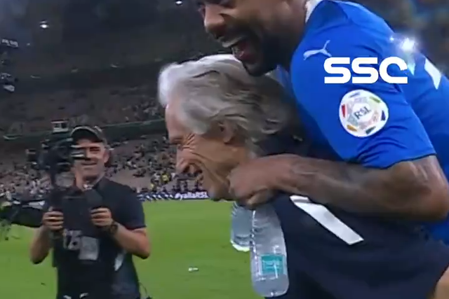 Al Hilal perto do título e Jorge Jesus leva Malcom às cavalitas
