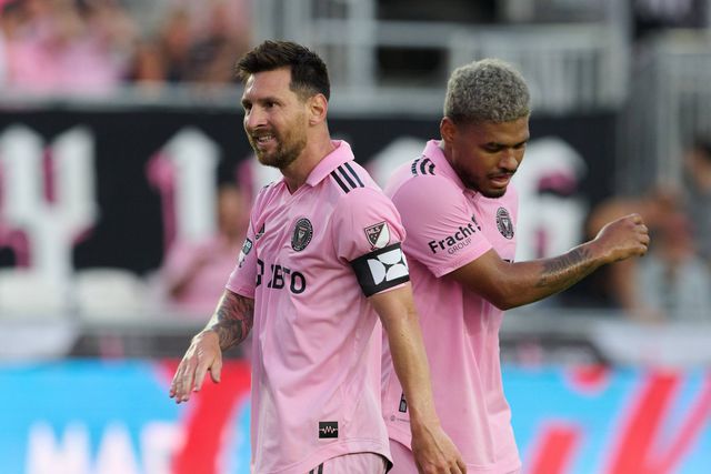 Josef Martínez ao lado de Lionel Messi no ataque do Inter Miami