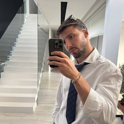 Rúben Dias veio a Portugal para uma ocasião especial