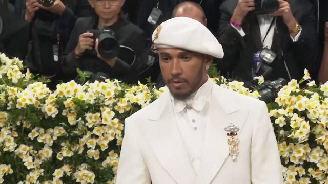 Simone Biles, Hamilton e mais: estrelas do Desporto 'arrasam' na passadeira vermelha