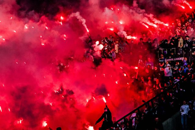 Pirotecnia na final Taça da Bélgica entre Club Brugge e Anderlecht (IMAGO)
