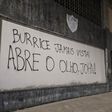 «Burrice jamais vista»: Adeptos do Botafogo vandalizam estádio e pedem demissão de Renato Paiva