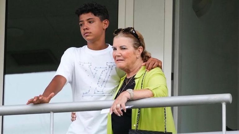 Dolores Aveiro emocionada: «Muito orgulho no meu menino»