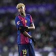 Lamine Yamal, de 17 anos, em ação pelo Barcelona