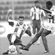 A BOLA de 7 de maio, há 31 anos, dava conta de que o avançado nigeriano estava a caminho da Grécia